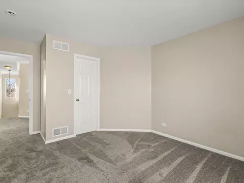 Bedroom - 342 Comstock Dr, Elgin, IL 60124 photo 3 of 7