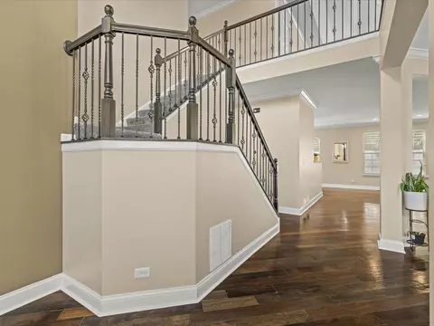 Entry Way - 342 Comstock Dr, Elgin, IL 60124 photo 2 of 9