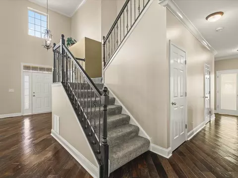 Entry Way - 342 Comstock Dr, Elgin, IL 60124 photo 3 of 9