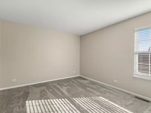 Bedroom - 342 Comstock Dr, Elgin, IL 60124 photo 4 of 7