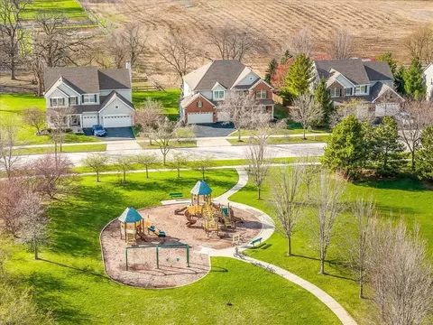 View/Area - 342 Comstock Dr, Elgin, IL 60124 photo 1 of 6