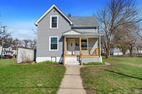 906 S 5th St, Rockford, IL 61104