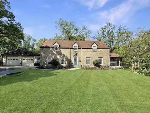 897 Tomahawk Dr, Oregon, IL 61061