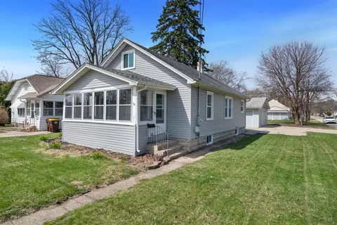 634 River Ln, Loves Park, IL 61111