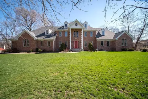 9029 Sheringham Dr, Roscoe, IL 61073