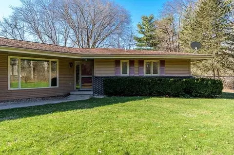 1920 Yale Bridge Rd, South Beloit, IL 61080