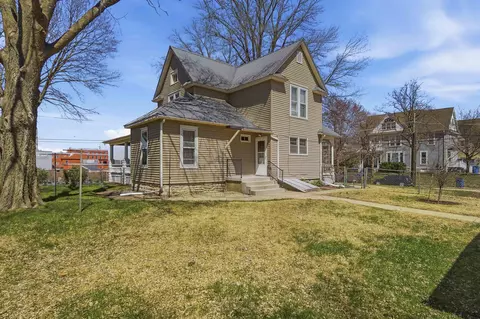 Exterior - 324 E 2nd St, Dixon, IL 61021 photo 7 of 8