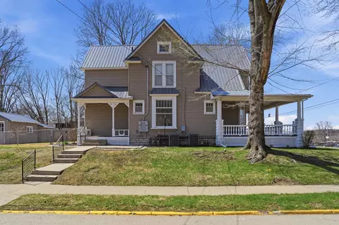 Exterior - 324 E 2nd St, Dixon, IL 61021 photo 3 of 8