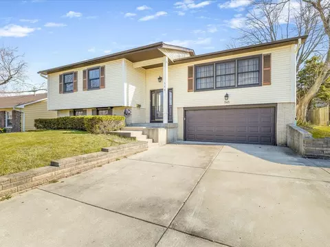 545 Andrew Ln, Lake Zurich, IL 60047