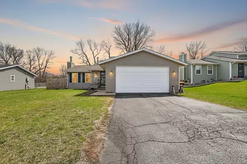 2683 Bluffside Dr, Rockford, IL 61109