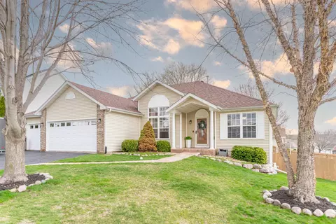 7209 Wimbledon Rd, Machesney Park, IL 61115