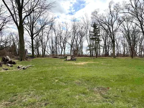 5982 W Clare Rd, Clare, IL 60111 photo 3