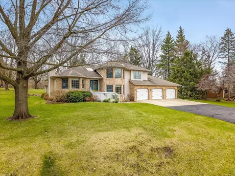 659 Southgate Dr, Lake Summerset, IL 61019 photo 2