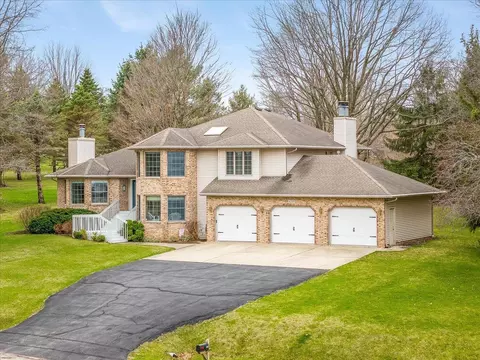 659 Southgate Dr, Lake Summerset, IL 61019