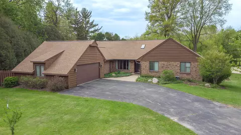 1430 Sylvan Ct, Freeport, IL 61032