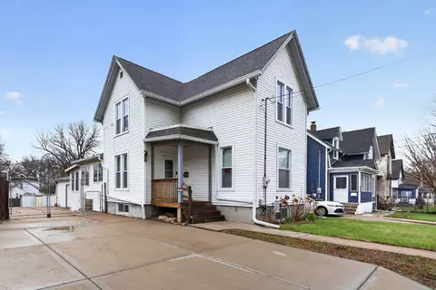 1210 Fairview Ave, Rockford, IL 61101