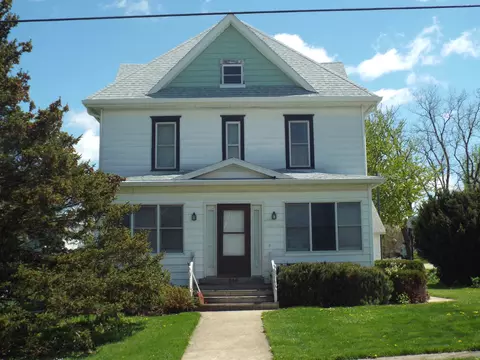 416 Chestnut St, Warren, IL 61087