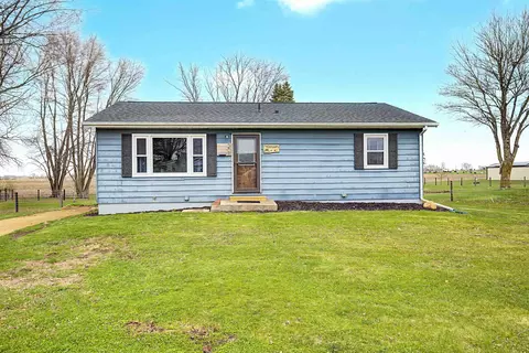 208 W Garfield St, Pearl City, IL 61062