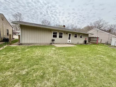 Exterior - 1212 Ogletree Pl, Dixon, IL 61021 photo 3 of 4