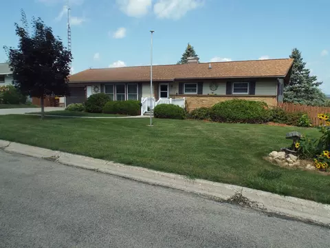 475 W Columbia Ave, Stockton, IL 61085