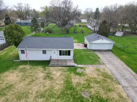 1407 Hackberry Ln, Machesney Park, IL 61115