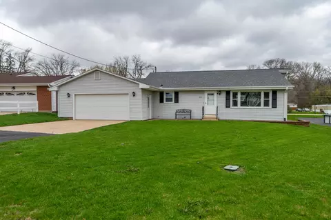 406 Williams Dr, Oregon, IL 61061