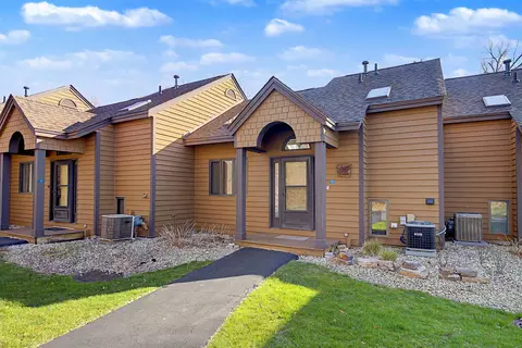 32 Creekwood Ln, Galena, IL 61036