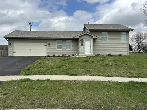 6952 Tupelo Rd, Loves Park, IL 61111