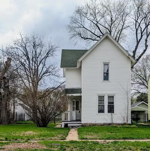 2208 N Court St, Rockford, IL 61103