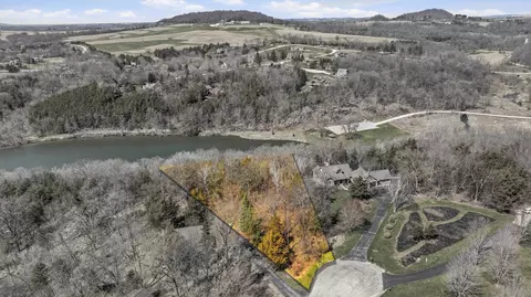 32 Bayward Dr, Galena, IL 61036