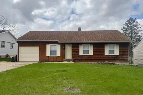 2247 Forest View Rd, Rockford, IL 61108