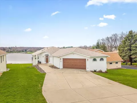 847 Breckenboro Rd, Lake Summerset, IL 61019