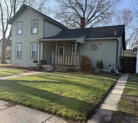 225 E 4th St, Belvidere, IL 61008