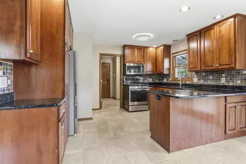 Kitchen - 6990 Skyview Trl, Roscoe, IL 61073 photo 1 of 5