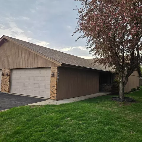 7267 Colosseum Dr, Rockford, IL 61107