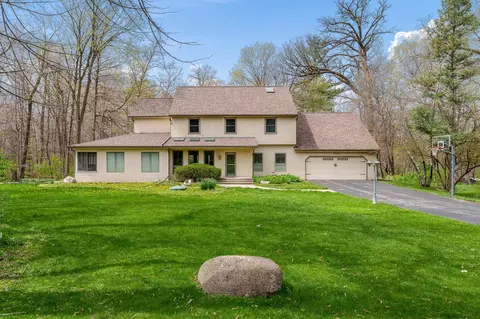 1756 Apaloosa Ct, Rockford, IL 61107