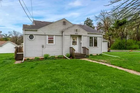 203 Pearl Ave, Loves Park, IL 61111