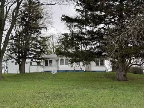 827 N 3450th Rds, Utica, IL 61373