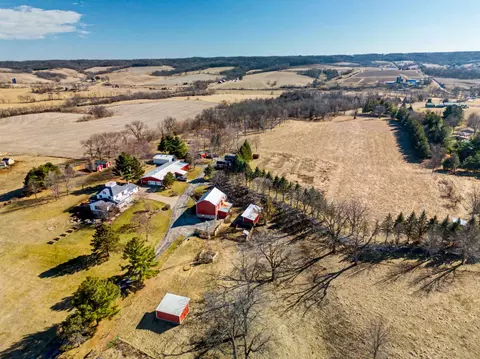 115 Windmill Rd, Elizabeth, IL 61028