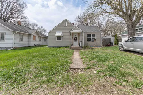 2717 Kinsey St, Rockford, IL 61109
