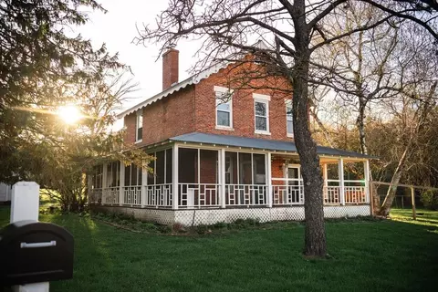 10198 S Crazy Hollow Rd, Hanover, IL 61041