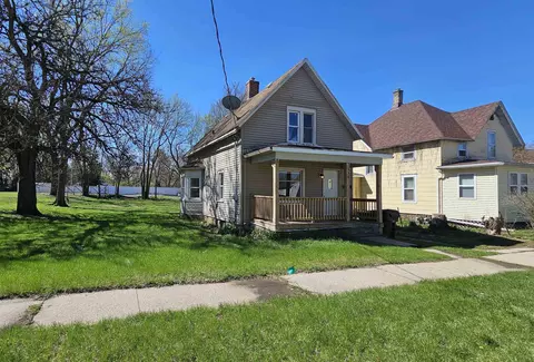 534 Center St, South Beloit, IL 61080