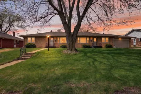 2523 2525 Holmes St, Rockford, IL 61108