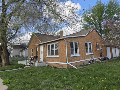 229 S Mason Ave, Amboy, IL 61310