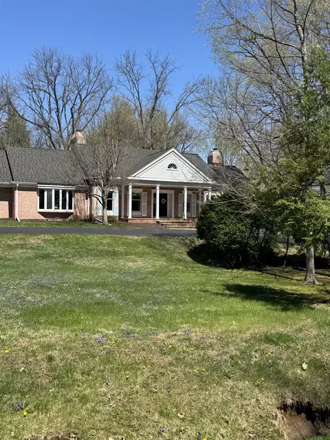 5578 Windflower Rd, Rockford, IL 61107