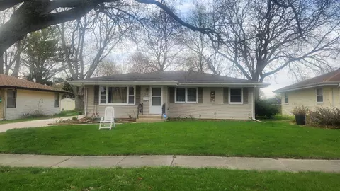 2616 Karen Dr, Rockford, IL 61103