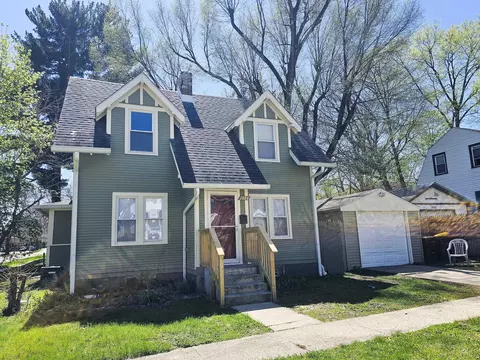 1904 Andrews St, Rockford, IL 61101