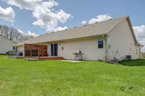 3127 Sandy Pointe Dr, Freeport, IL 61032 photo 24