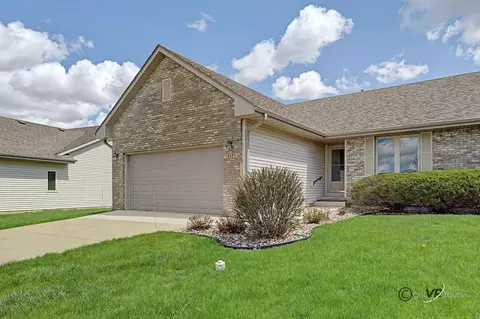 3127 Sandy Pointe Dr, Freeport, IL 61032