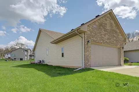 3127 Sandy Pointe Dr, Freeport, IL 61032 photo 30